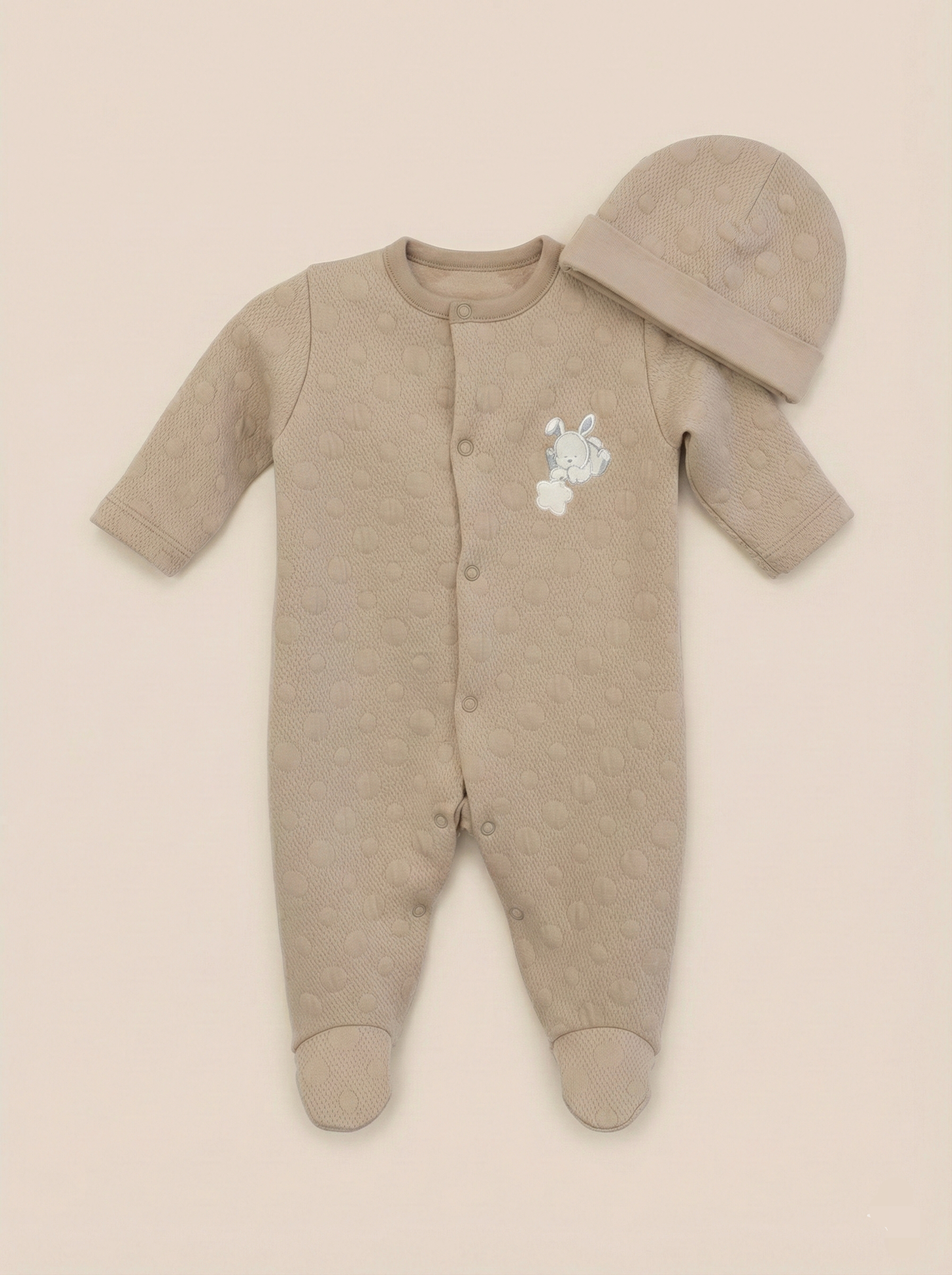 Conjunto de mono y gorro para bebé recién nacido - Algodón Jacquard - Color Arena - BenO BEBE Venezuela