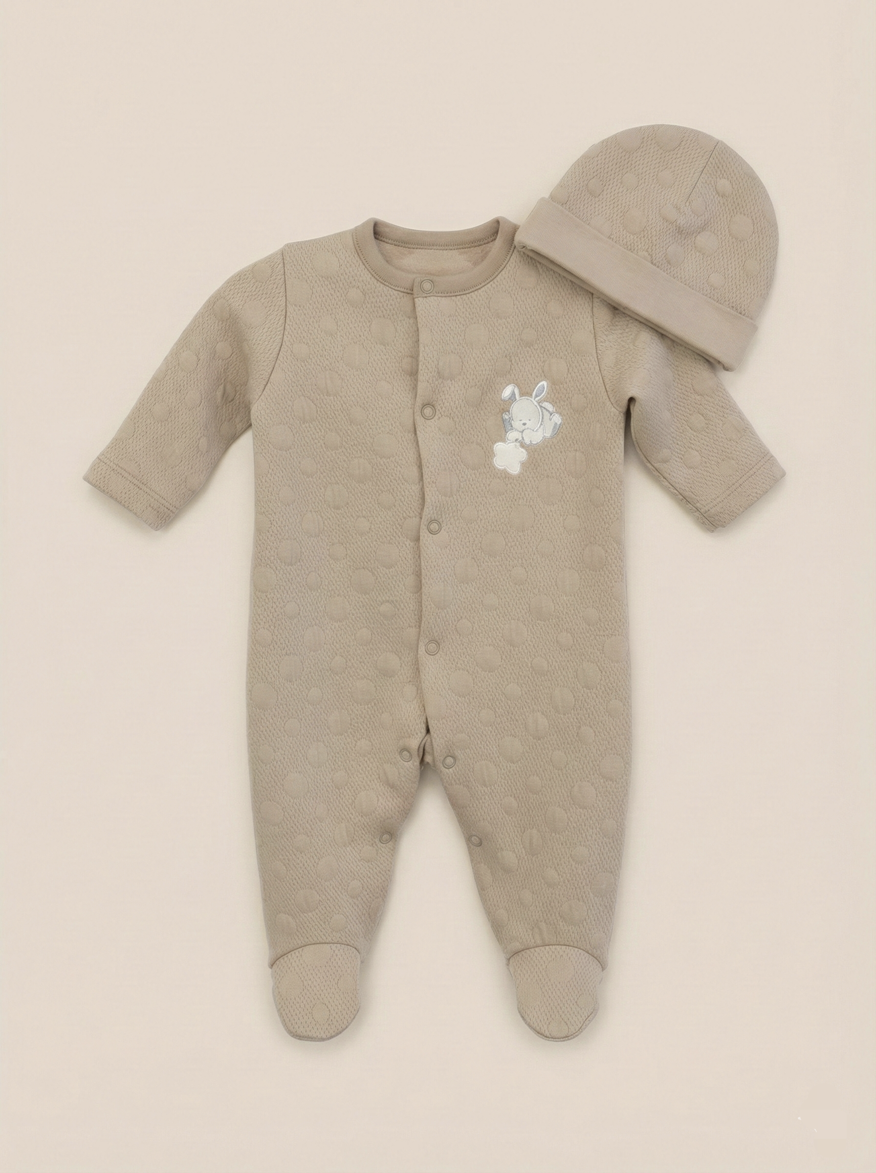 Conjunto de mono y gorro para bebé recién nacido - Algodón Jacquard - Color Arena - BenO BEBE Venezuela